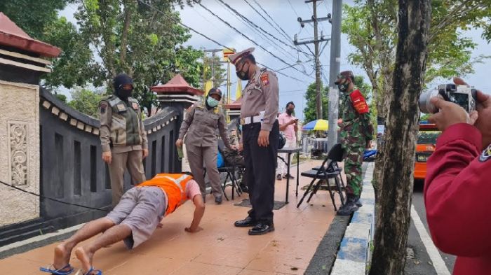 Bangkalan Zona Kuning, Satgas Covid-19 Kian Gencar Razia Masker, Pagi hingga Malam Bangkalan Zona Kuning, Satgas Covid-19 Kian Gencar Razia Masker, Pagi hingga Malam