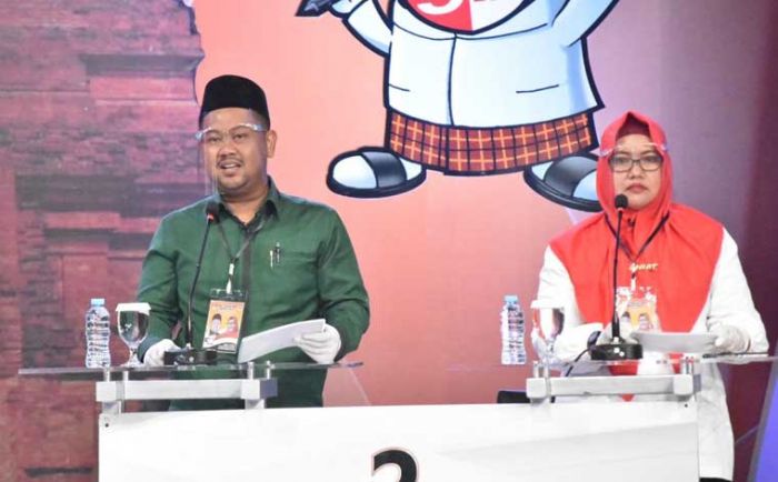 Debat Publik Cabup-Cawabup Gresik, Gus Yani-Bu Min: Cukup e-KTP untuk Dapatkan Berbagai Layanan Debat Publik Cabup-Cawabup Gresik, Gus Yani-Bu Min: Cukup e-KTP untuk Dapatkan Berbagai Layanan