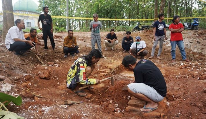 Bersih-Bersih Lahan untuk Parkir Wagos, Warga Gosari Gresik Temukan Situs Purbakala Era Majapahit