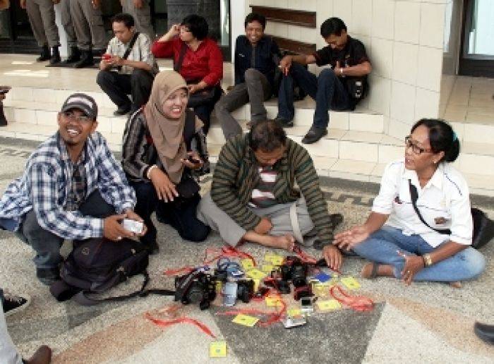Kabag Umum Sekwan DPRD Pasuruan: Pers Dikoordinsi Dinas Kominfo Kabag Umum Sekwan DPRD Pasuruan: Pers Dikoordinsi Dinas Kominfo