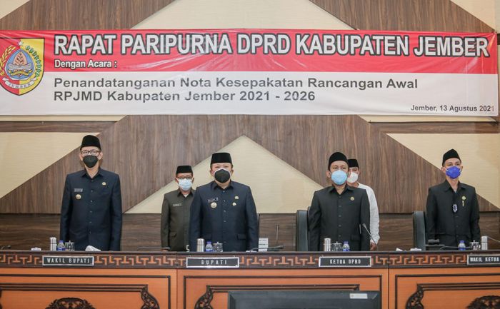 Pemkab Jember Bersama DPRD Tandatangani RPJMD 2021-2026 Pemkab Jember Bersama DPRD Tandatangani RPJMD 2021-2026