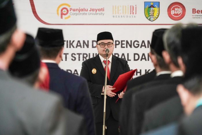 4 OPD Pemkab Kediri Ganti Nama, Bupati Dhito Siapkan Pengisi Kekosongan Kadis 4 OPD Pemkab Kediri Ganti Nama, Bupati Dhito Siapkan Pengisi Kekosongan Kadis