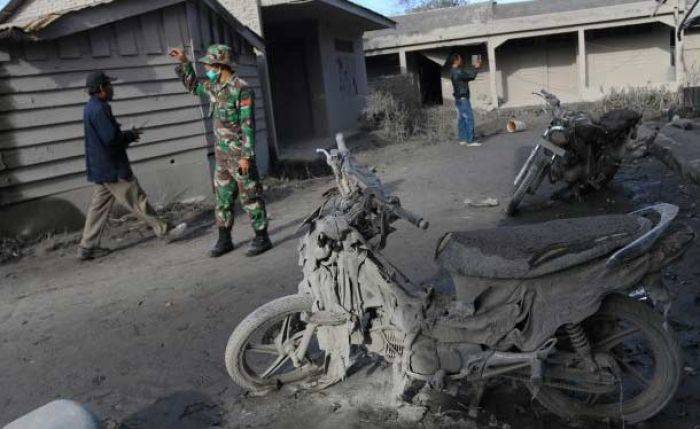 Sinabung Kembali Muntahkan Awan Panas, Tujuh Warga Tewas