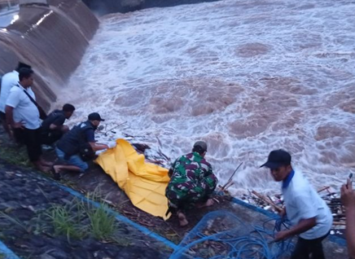 Mayat Perempuan Tanpa Identitas Ditemukan di Bendungan Sungai Baru Banyuwangi