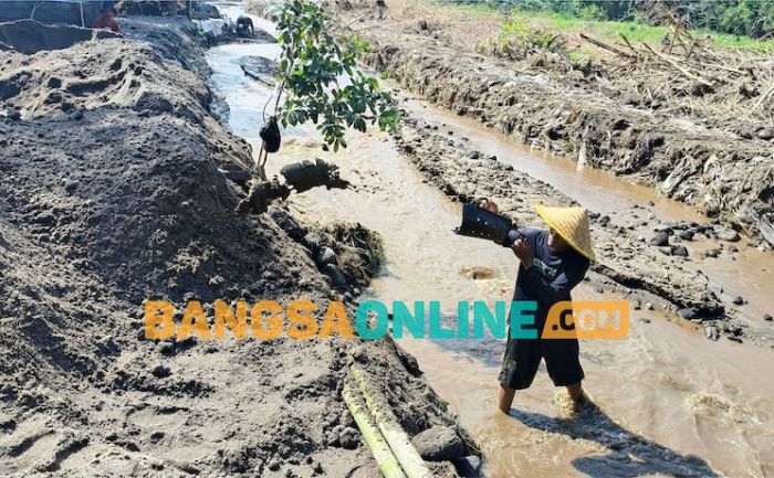 Berkah di Balik Banjir Bandang Pranggang Plosoklaten: Limpahan Pasir Berkualitas dari Gunung Kelud Berkah di Balik Banjir Bandang Pranggang Plosoklaten: Limpahan Pasir Berkualitas dari Gunung Kelud