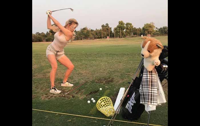 Tampil Seksi di Lapangan, Pegolf Cewek Ini Diancam Bunuh Tampil Seksi di Lapangan, Pegolf Cewek Ini Diancam Bunuh