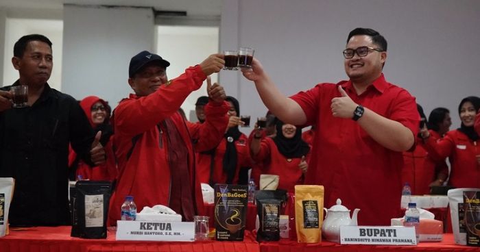 ​Bersama PDI Perjuangan, Bupati Dhito Komitmen Angkat Kopi Kediri agar Naik Kelas