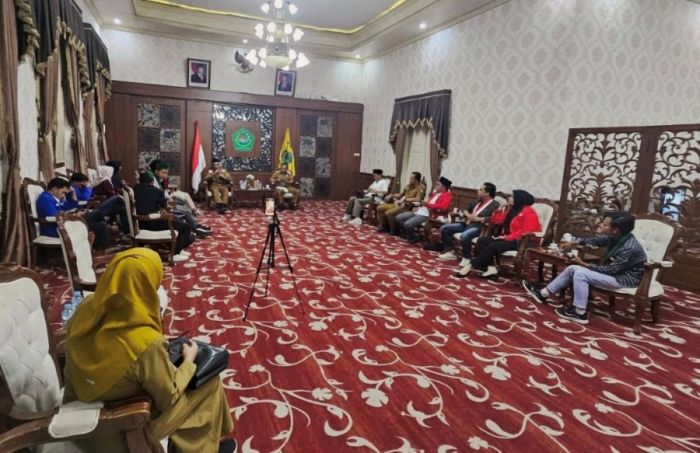 Bupati dan Wabup Pamekasan Audiensi dengan Kelompok Cipayung, Bahas 6 Isu Strategis Daerah Bupati dan Wabup Pamekasan Audiensi dengan Kelompok Cipayung, Bahas 6 Isu Strategis Daerah