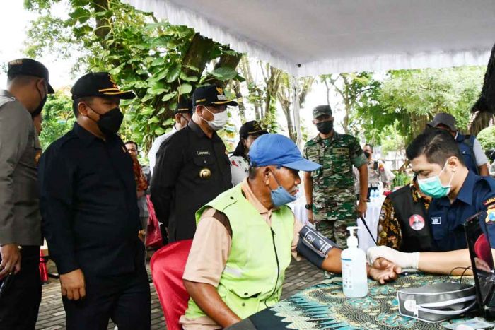 Baru 30 Persen, Vaksinasi Massal Dosis 3 di Tulungagung Terus Berlanjut Baru 30 Persen, Vaksinasi Massal Dosis 3 di Tulungagung Terus Berlanjut