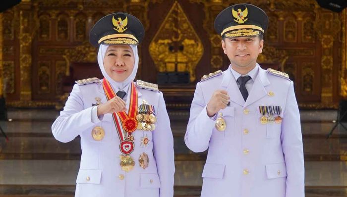 Khofifah-Emil Siap Paparkan Visi-Misi Usai Ikuti Retreat di Magelang Khofifah-Emil Siap Paparkan Visi-Misi Usai Ikuti Retreat di Magelang