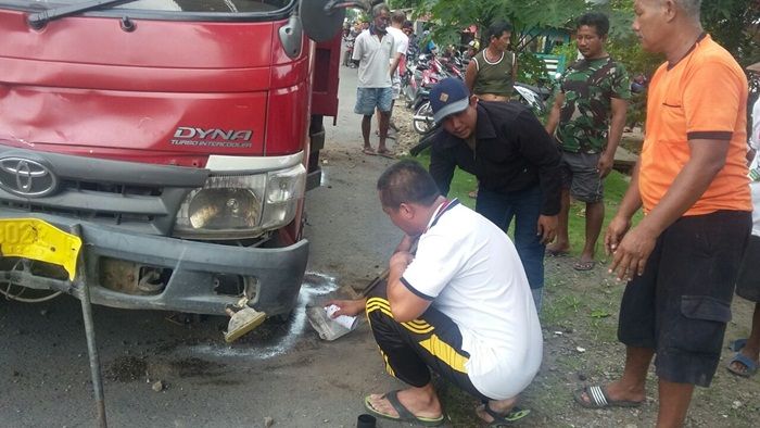Tragis, Dua ABG Tewas Terlindas Truk di Krembung Sidoarjo Tragis, Dua ABG Tewas Terlindas Truk di Krembung Sidoarjo