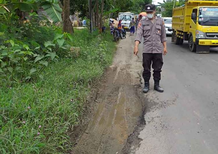 Terperosok Lubang, Pengendara Motor di Tuban Tewas Terlindas Truk Terperosok Lubang, Pengendara Motor di Tuban Tewas Terlindas Truk