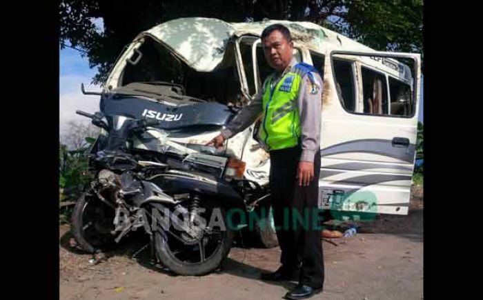 Kecelakaan Maut Elf vs Motor di Jurang Ampel, 1 Tewas dan Puluhan Luka-luka Berat Kecelakaan Maut Elf vs Motor di Jurang Ampel, 1 Tewas dan Puluhan Luka-luka Berat