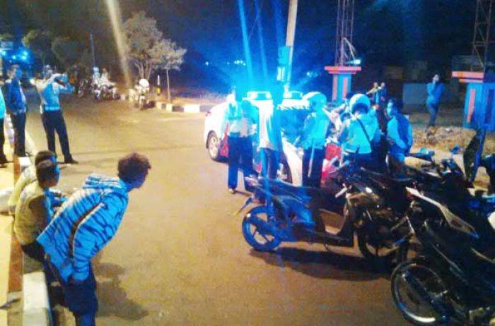 Balap Liar di Tuban Digerebek Petugas, Puluhan Motor Diamankan Balap Liar di Tuban Digerebek Petugas, Puluhan Motor Diamankan