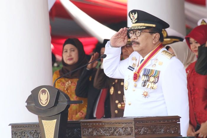 Jadi Irup HUT RI, Pakde Karwo: Ini Momen Rasa Syukur kepada Tuhan YME Jadi Irup HUT RI, Pakde Karwo: Ini Momen Rasa Syukur kepada Tuhan YME