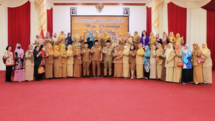 Apel Bersama Kepala Sekolah se-Kota Pasuruan, Gus Ipul Pesan Tiga Hal ini Apel Bersama Kepala Sekolah se-Kota Pasuruan, Gus Ipul Pesan Tiga Hal ini