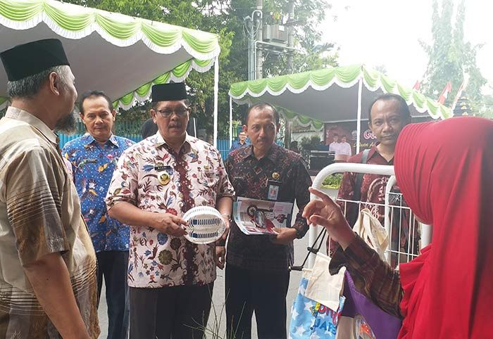 Apresiasi Pameran yang Digelar Disperinaker, Wabup Bangkalan Ajak UMKM Maksimalkan Pemasaran