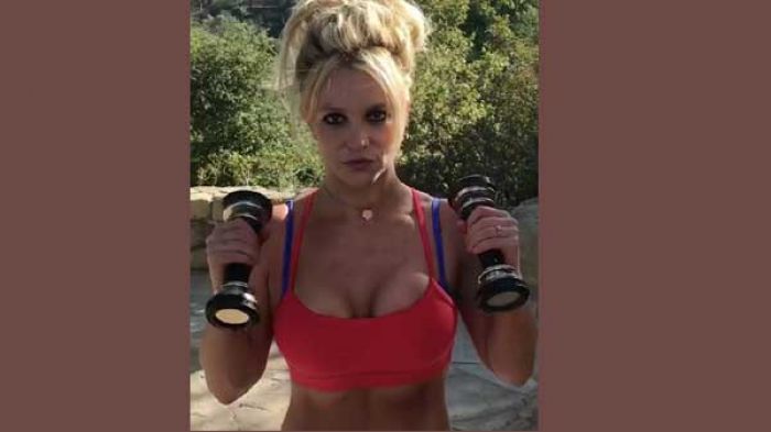 Britney Spears ini Olahraga Apa Pamer Dada Sih?
