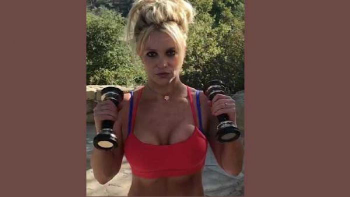 Britney Spears ini Olahraga Apa Pamer Dada Sih? Britney Spears ini Olahraga Apa Pamer Dada Sih?