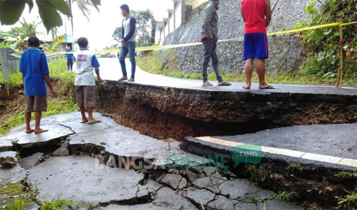 Jalur Penghubung antara Kabupaten Trenggalek dan Pacitan Amblas