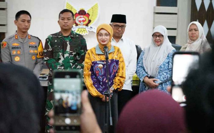 Wali Kota Vinanda Bersama Forkopimda Plus Komitmen Jaga Keamanan dan Ketertiban Kota Kediri Wali Kota Vinanda Bersama Forkopimda Plus Komitmen Jaga Keamanan dan Ketertiban Kota Kediri