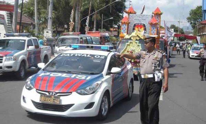 Kirab Damai KPU Situbondo Diwarnai WO salah satu Paslon, Anggap KPU tak Netral Kirab Damai KPU Situbondo Diwarnai WO salah satu Paslon, Anggap KPU tak Netral