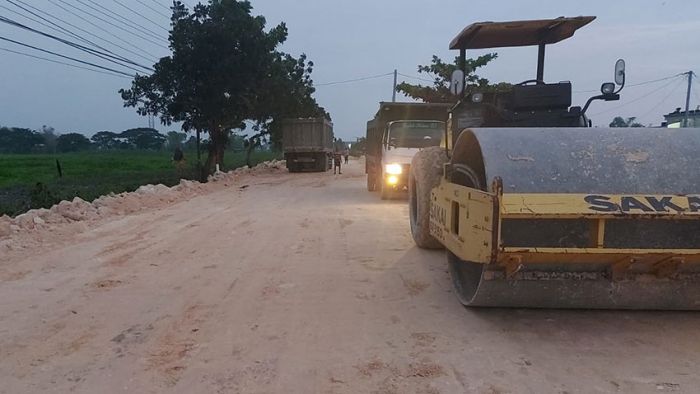 Perlancar Lalu Lintas, Ruas Jalan Pucangro Lamongan Dibangun Darurat Perlancar Lalu Lintas, Ruas Jalan Pucangro Lamongan Dibangun Darurat