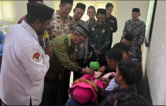 Ratusan Modin Jenazah di Tuban Terima Pemantapan Materi dari PT SBI dan Kemenag Ratusan Modin Jenazah di Tuban Terima Pemantapan Materi dari PT SBI dan Kemenag