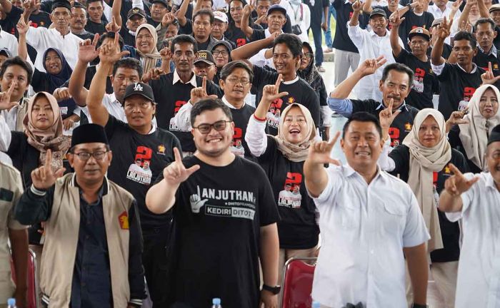 Gerindra Yakini Dhito-Dewi Bisa Jadi Perpanjangan Tangan Pemerintah Pusat Gerindra Yakini Dhito-Dewi Bisa Jadi Perpanjangan Tangan Pemerintah Pusat
