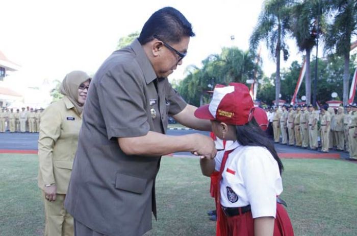 Hindari Anggapan Diskriminasi, Pemkot Akhirnya Bagikan Seragam Gratis untuk Siswa Asal Kabupaten Hindari Anggapan Diskriminasi, Pemkot Akhirnya Bagikan Seragam Gratis untuk Siswa Asal Kabupaten