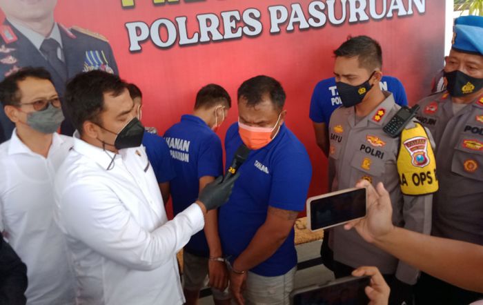 Polres Pasuruan Tangkap 5 Tersangka Jaringan Curanmor, Satu di antaranya Suami Bu Kades Polres Pasuruan Tangkap 5 Tersangka Jaringan Curanmor, Satu di antaranya Suami Bu Kades