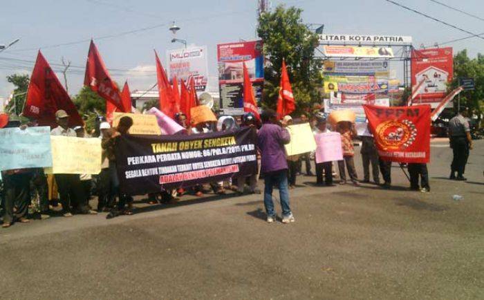 Ratusan Warga Soso Turun Jalan, Tolak Surat Imbauan Pengosongan Lahan Ratusan Warga Soso Turun Jalan, Tolak Surat Imbauan Pengosongan Lahan
