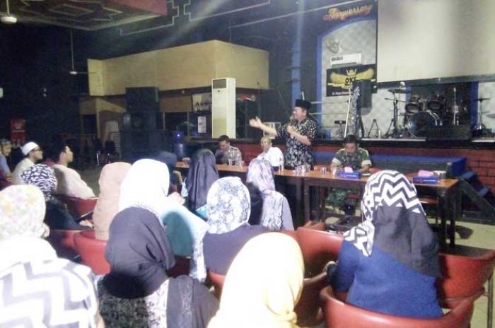 Nekat Beroperasi Saat Ramadhan, Tempat Karaoke di Tuban Bakal Dicabut Izinnya Nekat Beroperasi Saat Ramadhan, Tempat Karaoke di Tuban Bakal Dicabut Izinnya