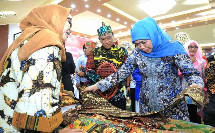 Hari Batik Nasional 2023, Gubernur Khofifah Terbitkan Surat Edaran Hari Batik Nasional 2023, Gubernur Khofifah Terbitkan Surat Edaran