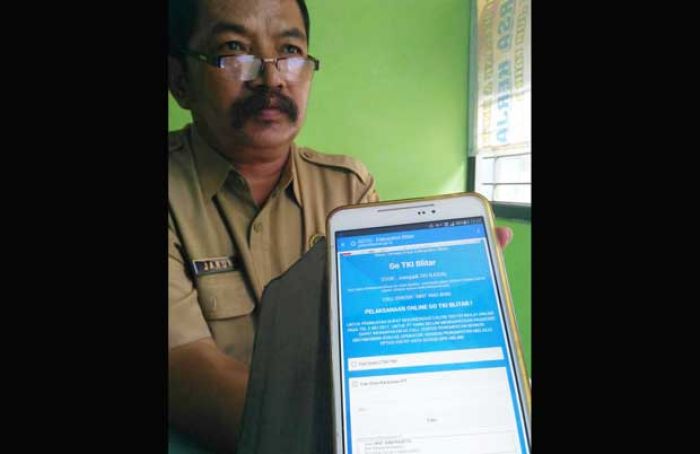 Antisipasi TKI Ilegal, Disnaker Wacanakan Sistem Aplikasi TKI Online Antisipasi TKI Ilegal, Disnaker Wacanakan Sistem Aplikasi TKI Online