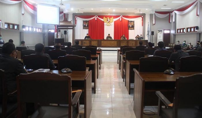 Plt. Wali Kota Pasuruan Sampaikan Nota Pengantar LKPJ 2019 di Rapat Paripurna DPRD Plt. Wali Kota Pasuruan Sampaikan Nota Pengantar LKPJ 2019 di Rapat Paripurna DPRD