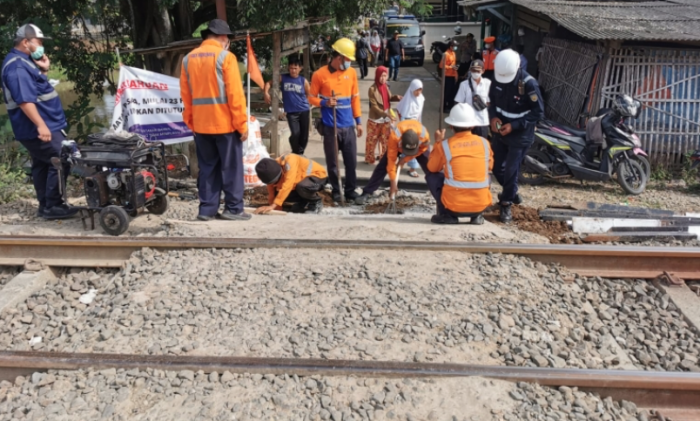 Tekan Angka Kecelakaan KA, Kemenhub Berencana Tutup Perlintasan Sebidang Tekan Angka Kecelakaan KA, Kemenhub Berencana Tutup Perlintasan Sebidang