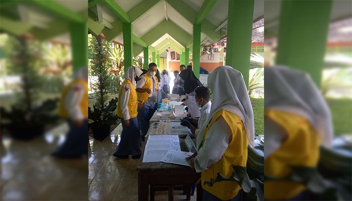 Antisipasi Penyalahgunaan Narkoba, Siswa Baru SMAN 2 Batu Jalani Tes Urine Antisipasi Penyalahgunaan Narkoba, Siswa Baru SMAN 2 Batu Jalani Tes Urine