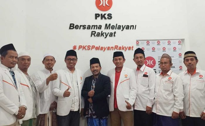 Kades Karang Anyar Daftar Bacawabup Sampang ke PKS Kades Karang Anyar Daftar Bacawabup Sampang ke PKS