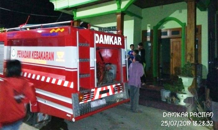 Gara-gara Masak Air dengan Tungku, Sebuah Dapur Rumah di Pacitan Gosong Gara-gara Masak Air dengan Tungku, Sebuah Dapur Rumah di Pacitan Gosong