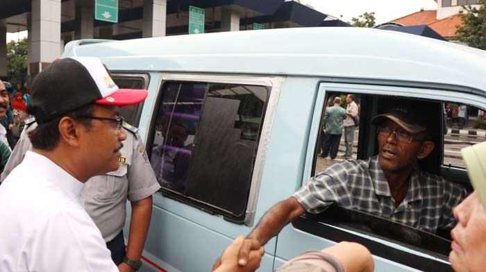 Sambangi Terminal Osowilangun, Gus Ipul Dicurhati Sopir dan Pedagang Sambangi Terminal Osowilangun, Gus Ipul Dicurhati Sopir dan Pedagang