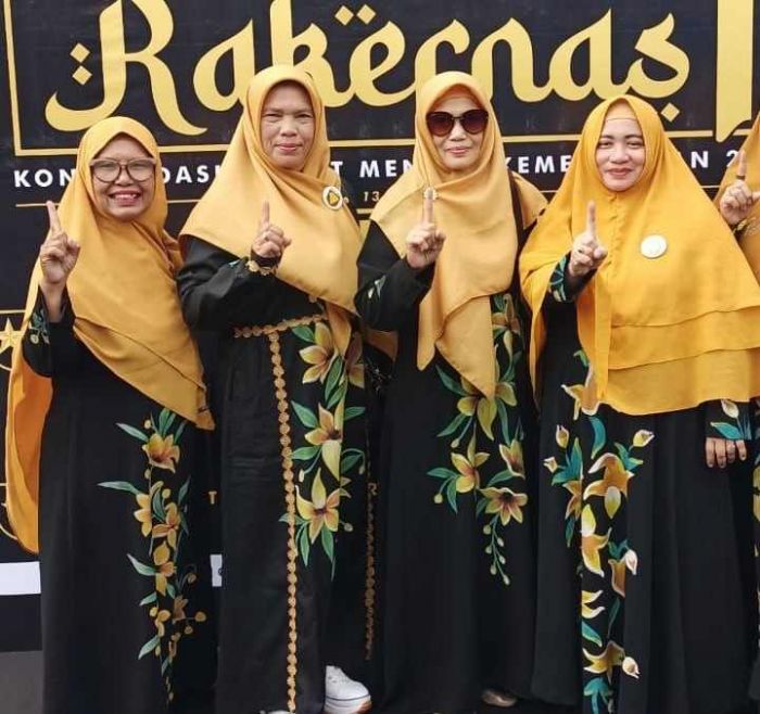 Berharap Siswa Miliki Keahlian Bidang Kerja, Caleg Partai Ummat Berikan Sertifikasi Berharap Siswa Miliki Keahlian Bidang Kerja, Caleg Partai Ummat Berikan Sertifikasi