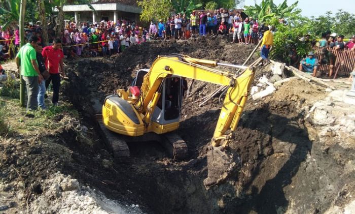 Jasad Tukang Sumur yang Tertimbun Longsor di Bojonegoro Belum Ditemukan Jasad Tukang Sumur yang Tertimbun Longsor di Bojonegoro Belum Ditemukan