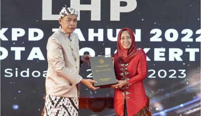 Wali Kota Mojokerto Terima Langsung WTP ke-9 Kali dari BPK Wali Kota Mojokerto Terima Langsung WTP ke-9 Kali dari BPK