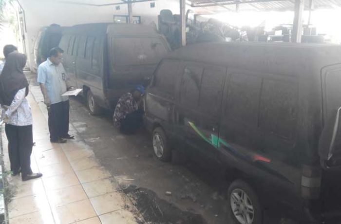 Dua Tahun Tak Laku Dilelang, 22 Mobdin Tua Jadi Beban Daerah Dua Tahun Tak Laku Dilelang, 22 Mobdin Tua Jadi Beban Daerah