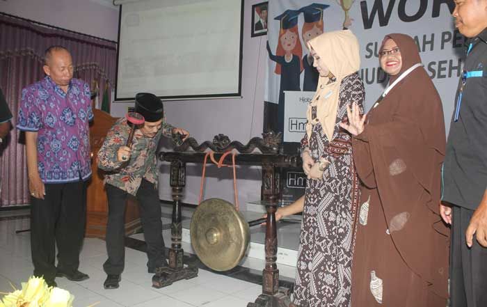 Ratusan Pelajar SMP Sidoarjo Diedukasi Bahaya Miras dan Narkoba Ratusan Pelajar SMP Sidoarjo Diedukasi Bahaya Miras dan Narkoba