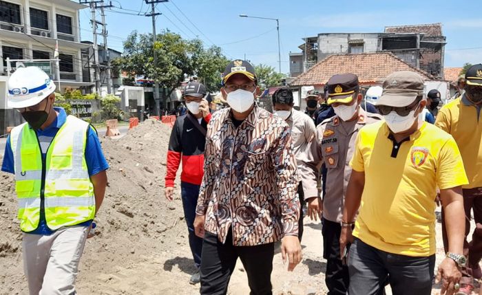 Bupati Muhdlor Perintahkan Dishub Urai Kemacetan Dampak Proyek Flyover JPL 64 Krian Bupati Muhdlor Perintahkan Dishub Urai Kemacetan Dampak Proyek Flyover JPL 64 Krian