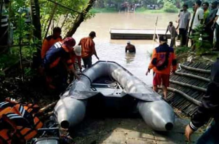 Satu Jenazah Korban Perahu Terbalik di Wringinanom Belum Juga Ditemukan Satu Jenazah Korban Perahu Terbalik di Wringinanom Belum Juga Ditemukan
