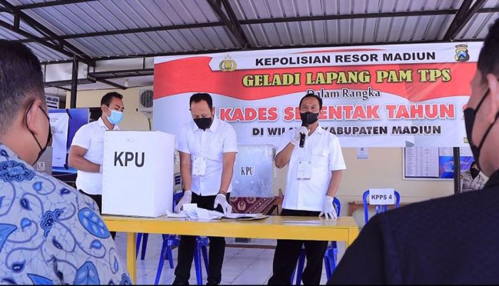 Jelang Pilkades Serentak, Polres Madiun Gelar Latpraops dan Geladi Lapang Pengamanan TPS Jelang Pilkades Serentak, Polres Madiun Gelar Latpraops dan Geladi Lapang Pengamanan TPS