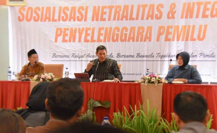 Wali Kota Kediri Beri Arahan Dalam Sosialisasi Netralitas dan Integritas Penyelenggara Pemilu Wali Kota Kediri Beri Arahan Dalam Sosialisasi Netralitas dan Integritas Penyelenggara Pemilu